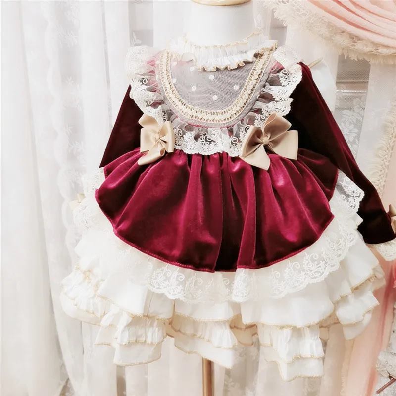 Вечернее платье для маленьких  – обзор и цена Baby Clothing Dresser